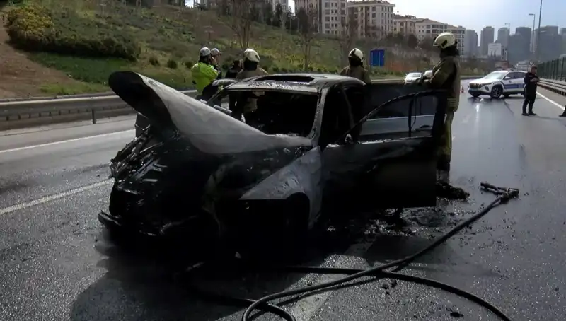 Alev Alev Yanan Araç, Yatırımcıları Uyarıyor: Güvenli Sürücü Tüyoları