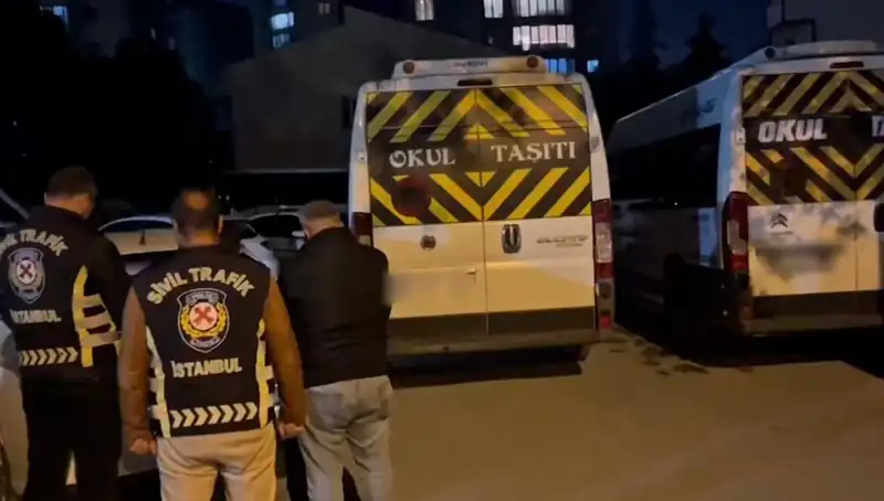 Görüntüleri Tepki Çekti: İki Servis Sürücüsü Tutuklandı!