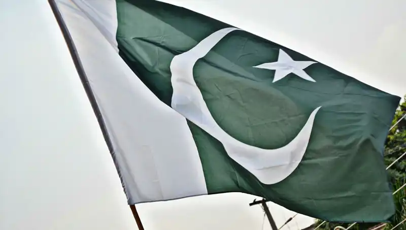 Pakistan'da Çöken Binada Hayatını Kaybedenlerin Sayısı Artıyor