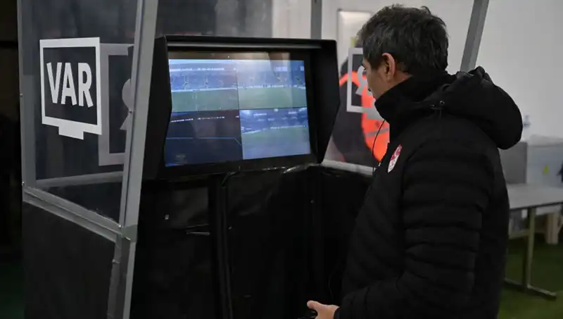 Beşiktaş-Gaziantep FK Maçında Alman VAR Hakemi Heyecanı