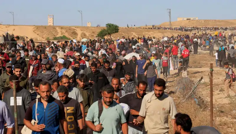 İsrail, Gazze'de İnsani Yardım Bekleyenlere Ateş Açtı: 15 Filistinli Hayatını Kaybetti