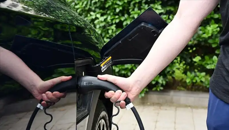 ABD'nin Gümrük Vergilerini Aşan İngiltere'nin Elektrikli Araç Destek Paketi