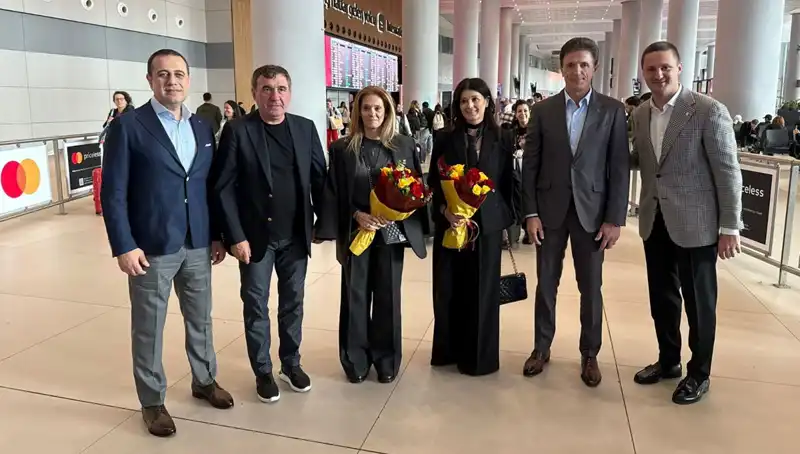 Hagi ve Popescu’nun İstanbul Buluşması: Futbolseverler İçin Neler Sunuyor?