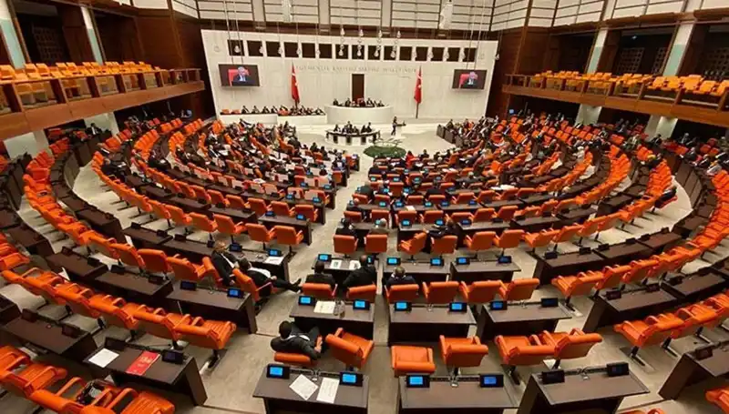 Emekli İkramiyesi 4 Bin TL Olacak: TBMM'de Önemli Gelişme!