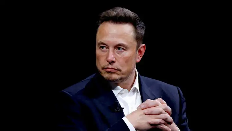 Musk'ın Robotlar Hakkındaki Çarpıcı İddiası: Cerrahları Geçecekler