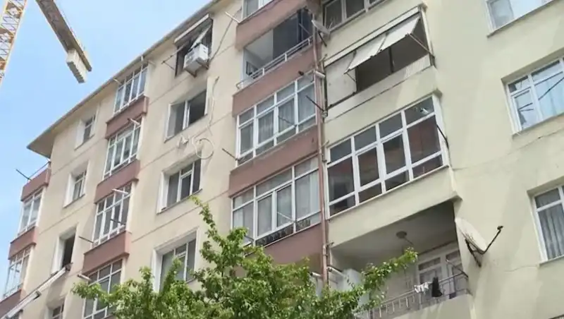 İstanbul'da Patlayan Kolonlar: 96 Daireli Site Acil Tahliye Edildi