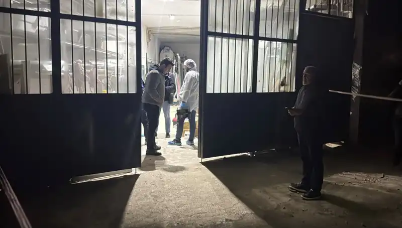 İş Yerinde Şok Cinayet: Battaniye ile Örtülen Korkunç Olay